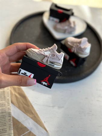تصویر از کاور ایرپاد Nike Air Jordan 4